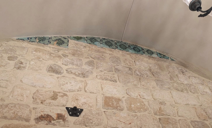 Vandalized Ottoman ceramic tile remnant