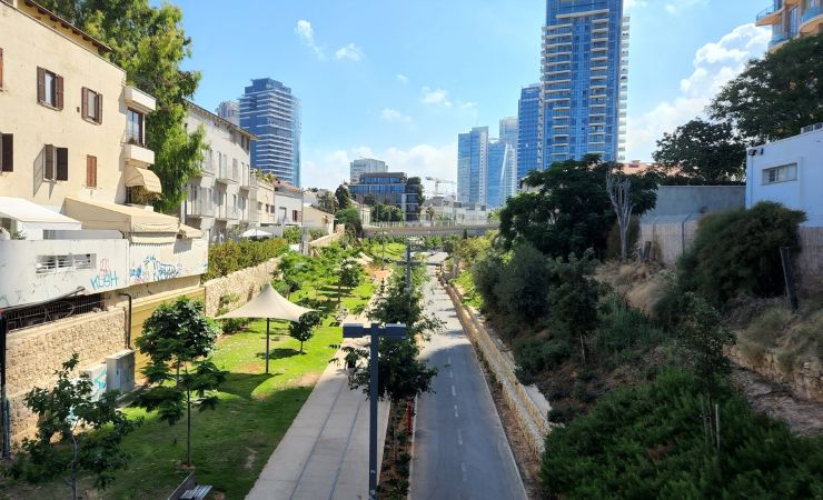 Park HaMesila: Tel Aviv's Historic Railway Park 1 Park HaMesila Tel Aviv